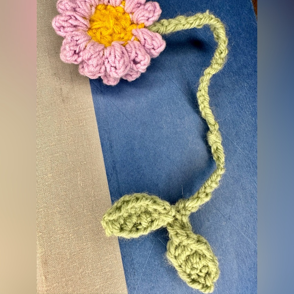💜 Handmade Crochet Flower Bookmark 💚 - Picture 3 of 7